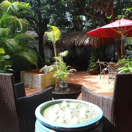 Alibi Guesthouse พนมเปญ ภายนอก รูปภาพ