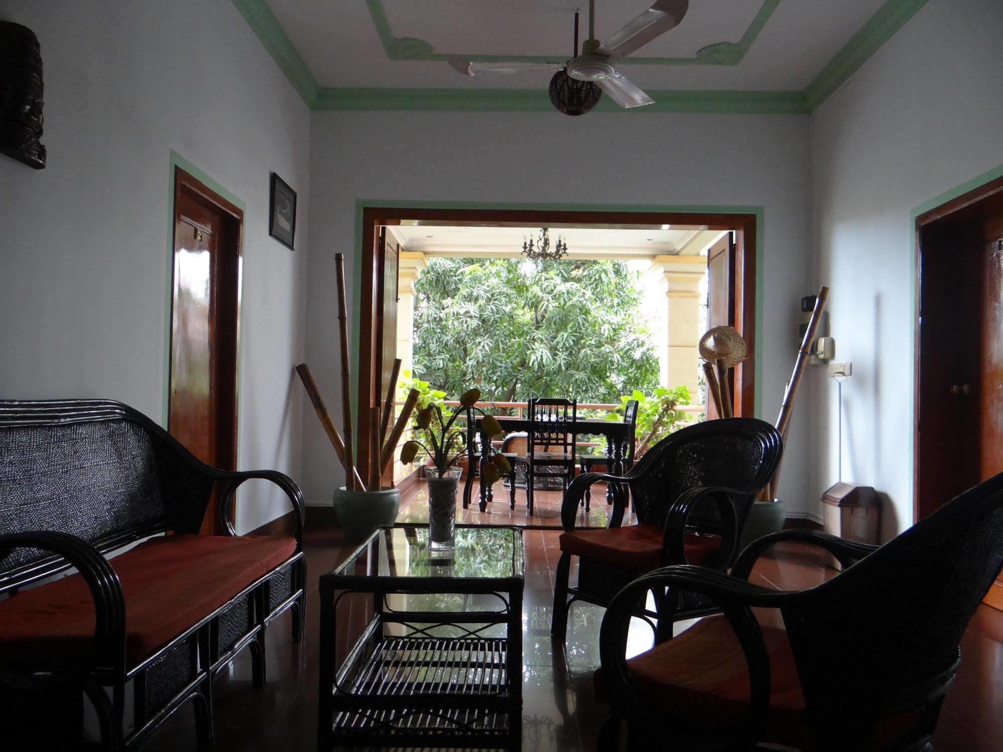 Alibi Guesthouse พนมเปญ ภายนอก รูปภาพ