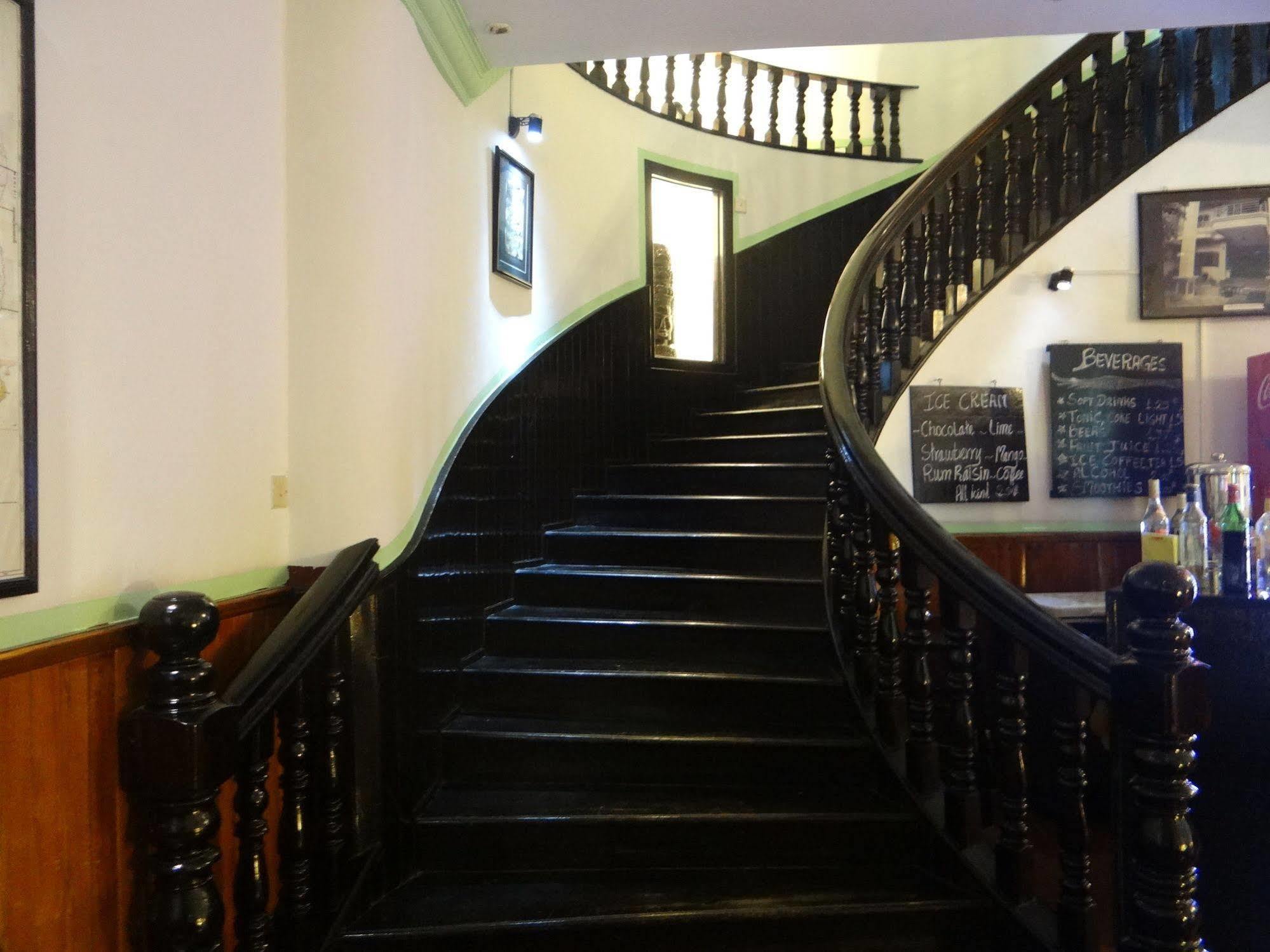 Alibi Guesthouse พนมเปญ ภายนอก รูปภาพ