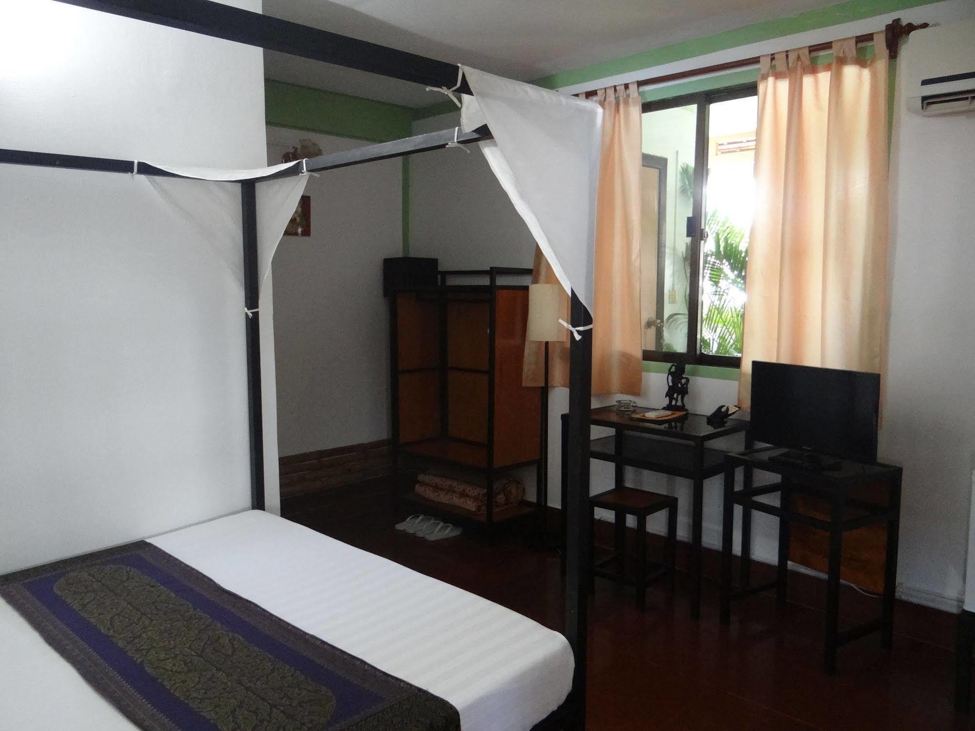 Alibi Guesthouse พนมเปญ ภายนอก รูปภาพ