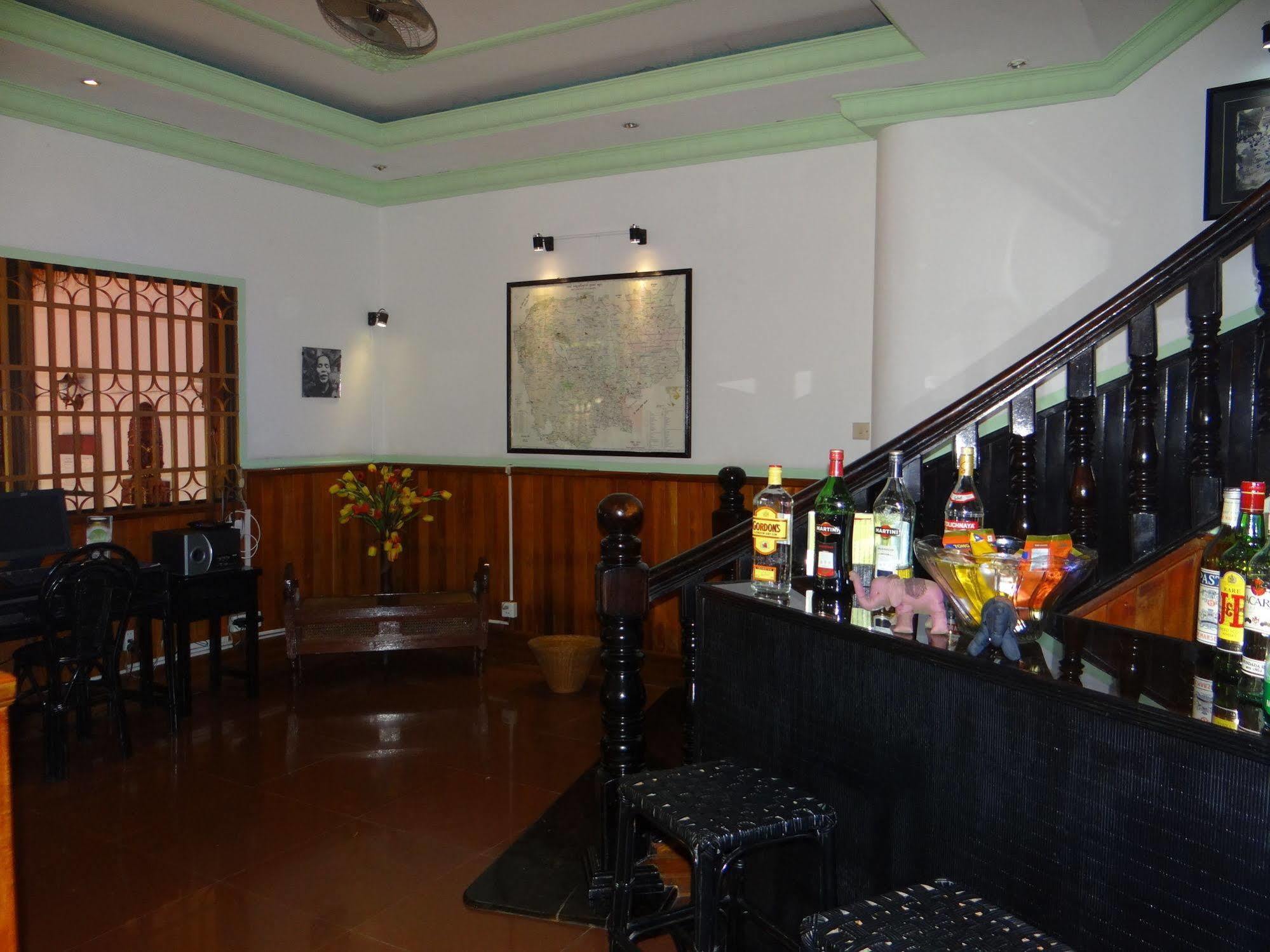 Alibi Guesthouse พนมเปญ ภายนอก รูปภาพ