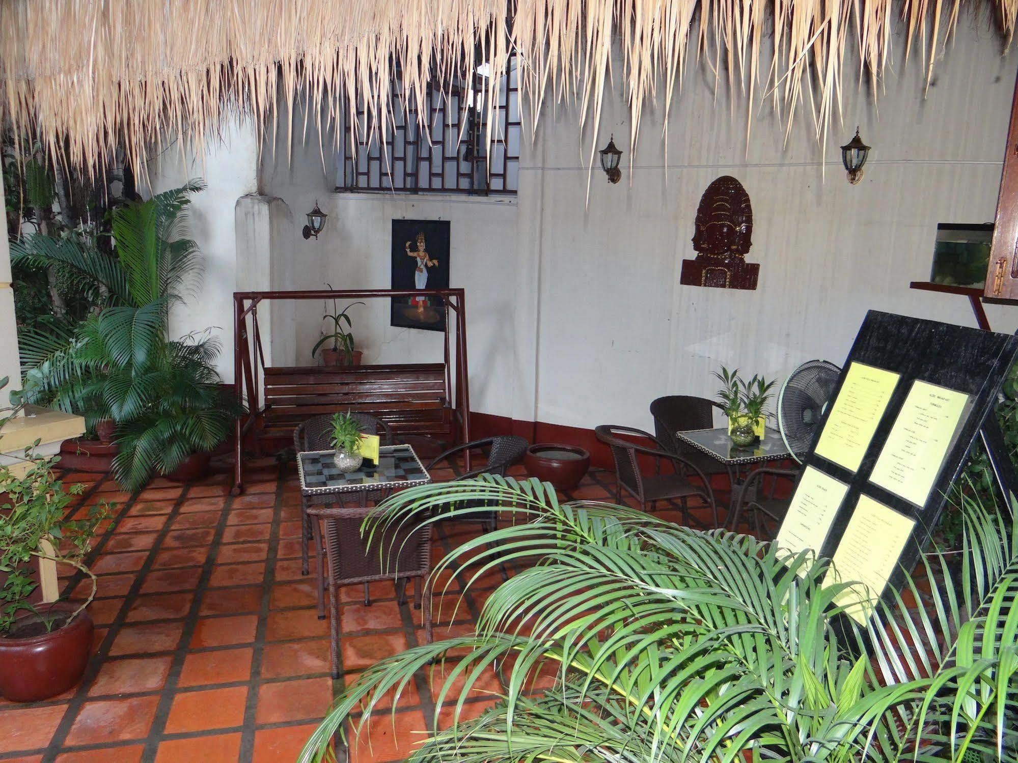 Alibi Guesthouse พนมเปญ ภายนอก รูปภาพ